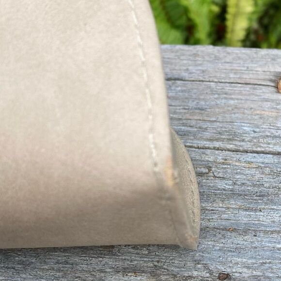 Chloe Light Tan Suede Soft-Shell Sunglasses/Glasses Case. EUC Designer Luxury main image 8